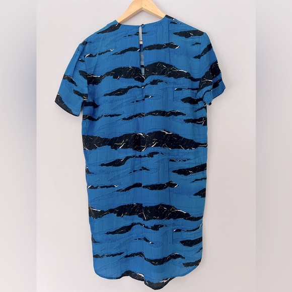 SILK PRINTED TEE DRESS (WEEKEND SALE) - Picture 2 of 4